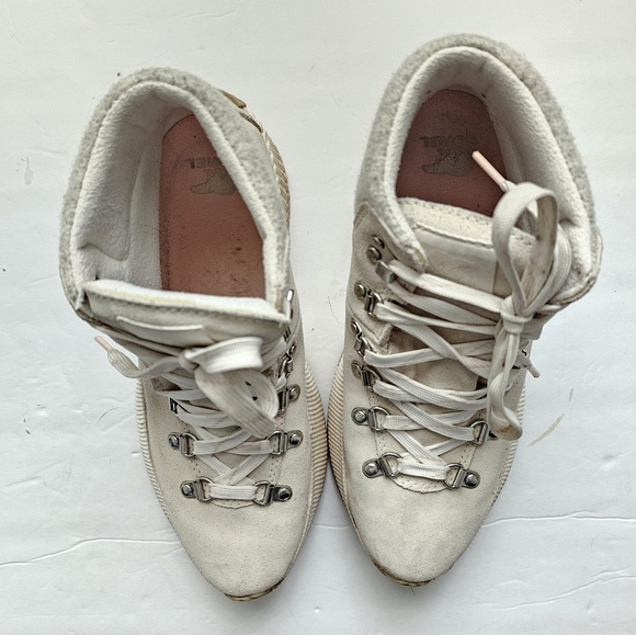 Sorel Women's Out N About III Conquest Winter Ankle Boot - Chalk, Sea Salt - Picture 8 of 9